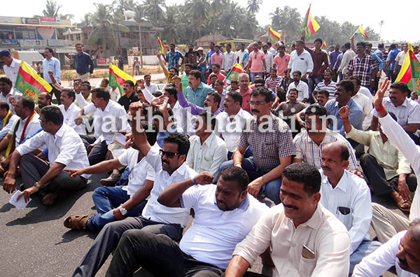 ಟೋಲ್ ಸಂಗ್ರಹ: ಜಿಲ್ಲಾಡಳಿತದ ಕ್ರಮಕ್ಕೆ ಸ್ಥಳೀಯರ ತೀವ್ರ ಆಕ್ರೋಶ